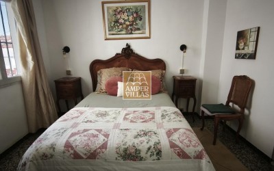 A village house in Altea la Vella on 2 floors with several terraces.